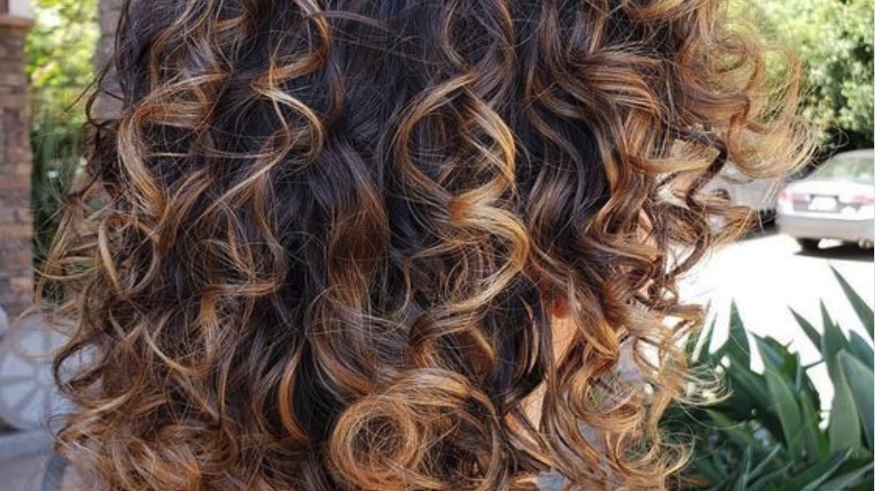curly hair color ideas 2023